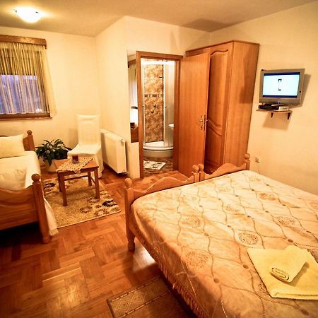 Bed and Breakfast Kod Ribica à Jasenovac Extérieur photo